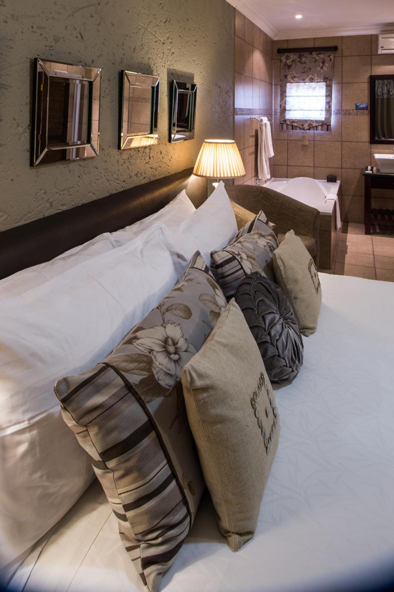 Villa Bali Luxury Guesthouse Bloemfontein Room photo