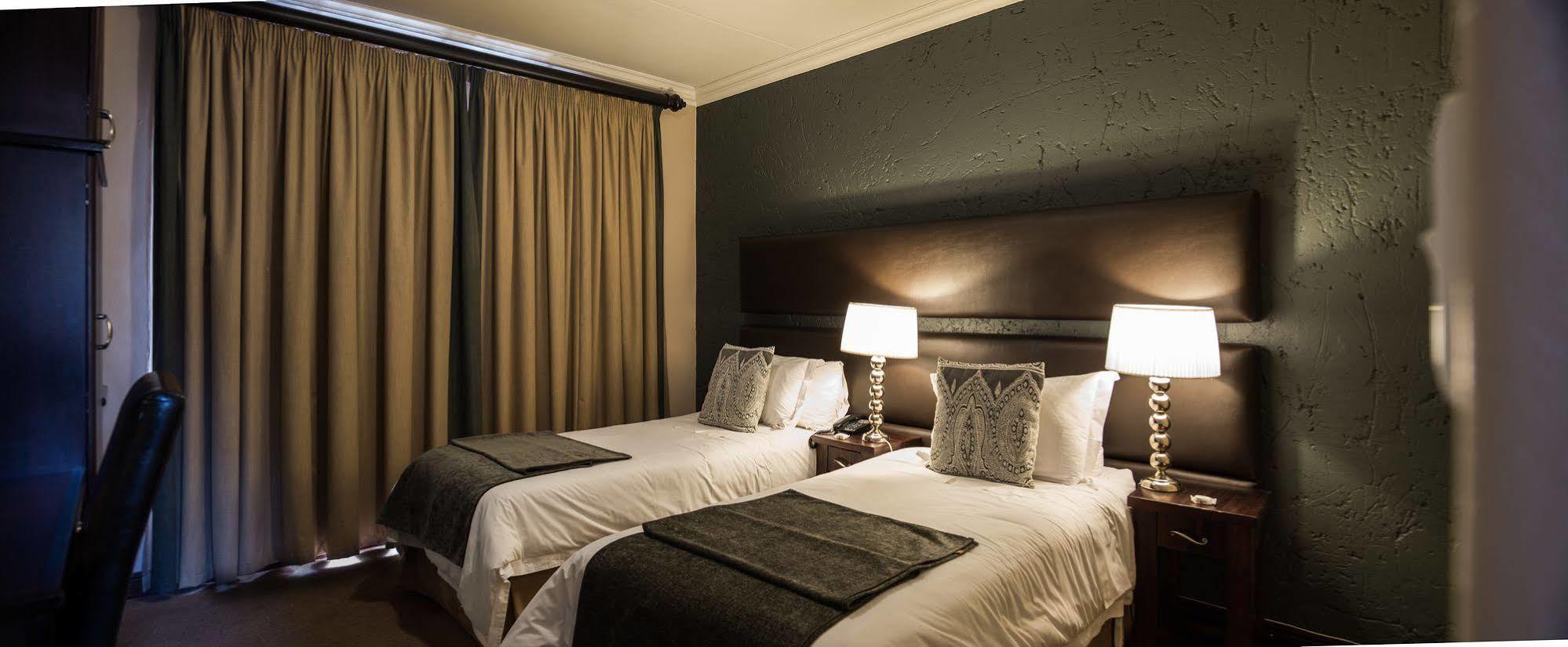 Villa Bali Luxury Guesthouse Bloemfontein Exterior photo