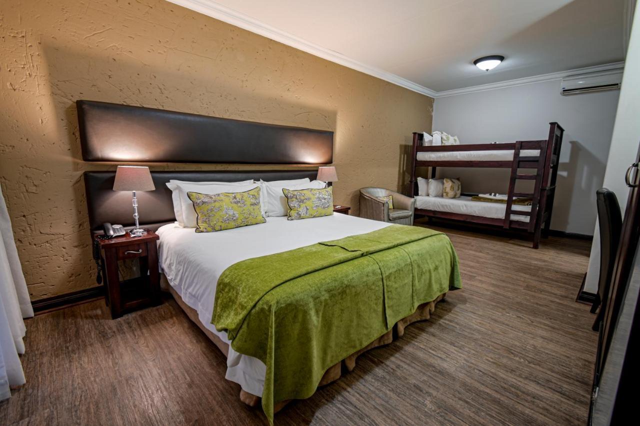 Villa Bali Luxury Guesthouse Bloemfontein Room photo